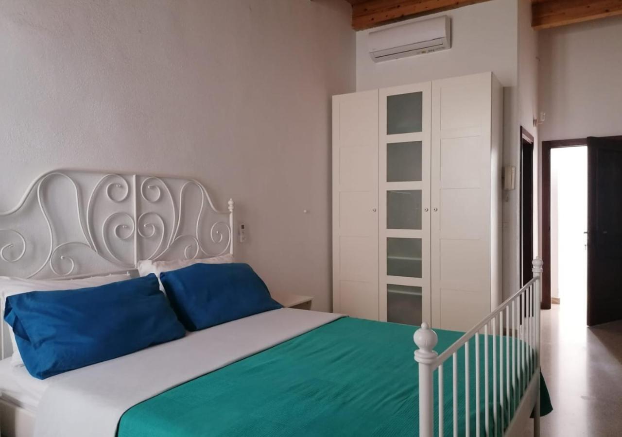B&B Oltre L'Arco Molfetta Exterior foto